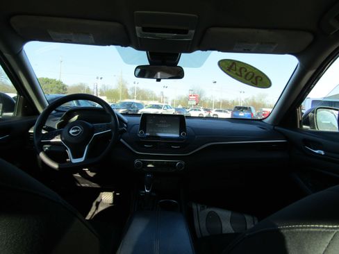 Used 2024 Nissan Altima 2.5 SV image 25