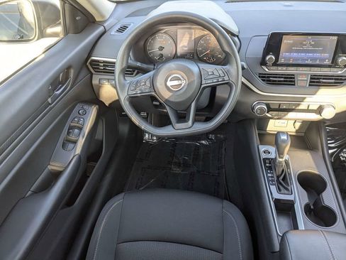 Used 2024 Nissan Altima 2.5 S FWD image 15