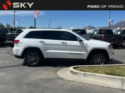 Used 2018 Jeep Grand Cherokee Limited AWD/4WD image 4