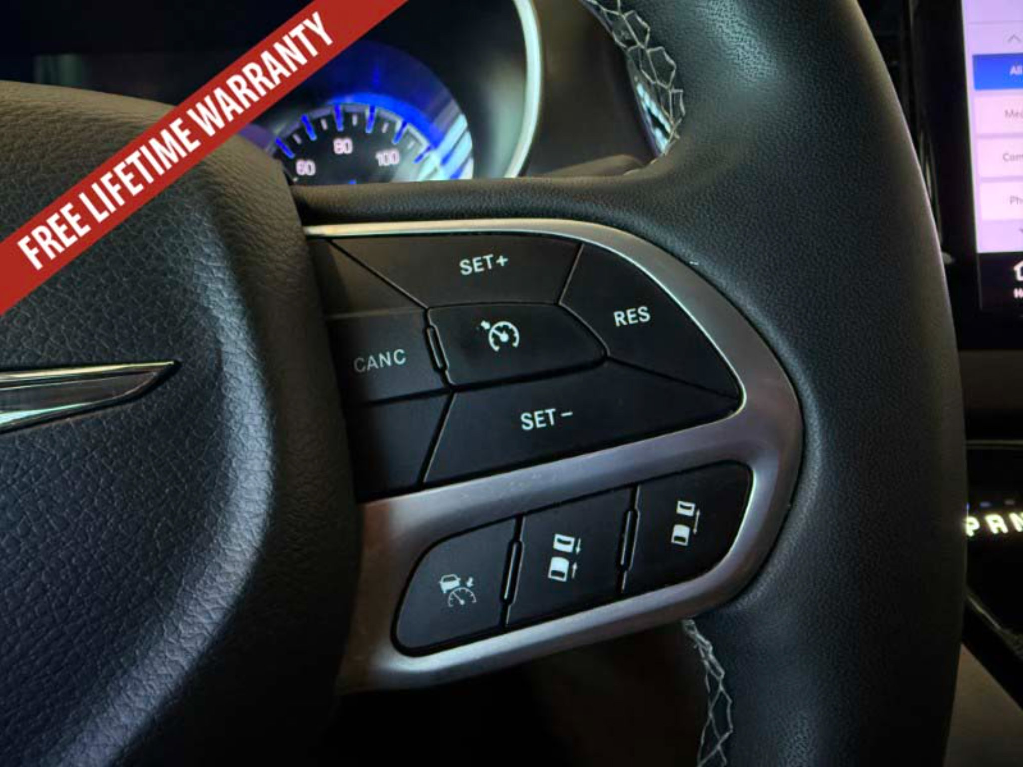 Used 2024 Chrysler Pacifica Touring-L FWD image 38