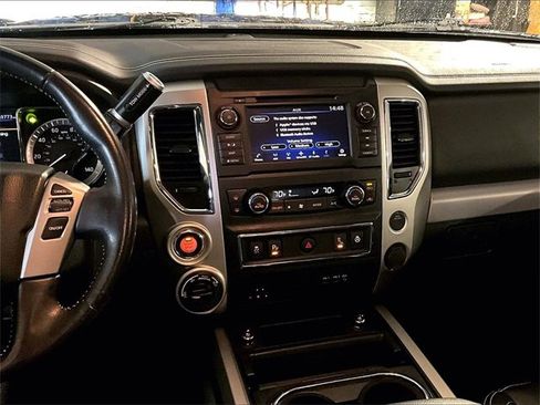 Used 2019 Nissan Titan PRO-4X w/ Pro-4x Convenience Package image 6