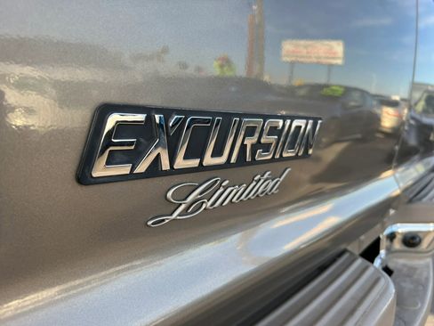 Used 2002 Ford Excursion Limited AWD/4WD image 10