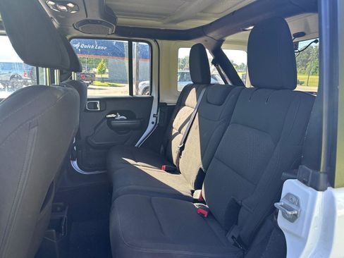 Used 2019 Jeep Wrangler Unlimited Sport S AWD/4WD image 7