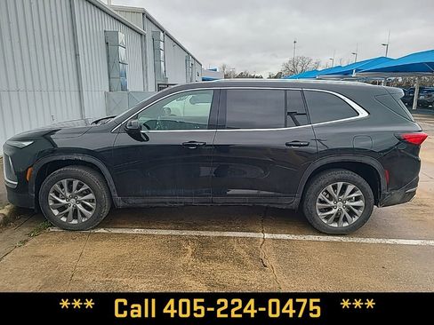 Used 2025 Buick Enclave Preferred image 4