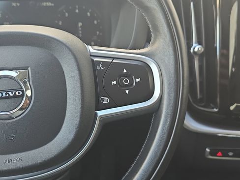 Used 2020 Volvo XC60 T5 Momentum w/ Protection Package Premier AWD/4WD image 18