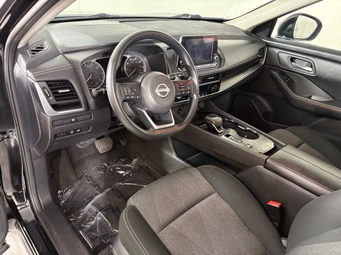 Used 2024 Nissan Rogue SV FWD image 16