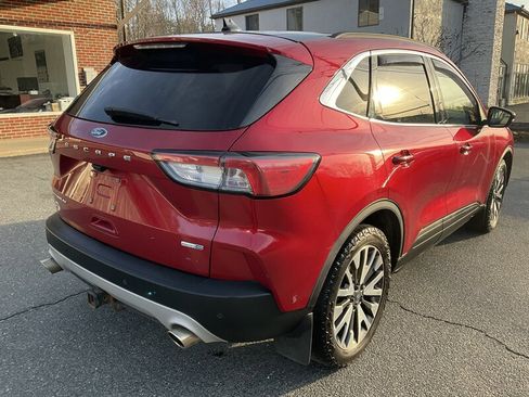 Used 2020 Ford Escape Titanium image 5