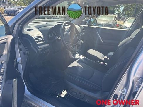 Used 2017 Subaru Forester 2.5i Premium AWD/4WD image 7