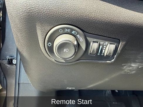 Certified 2024 Jeep Compass Limited AWD/4WD image 12
