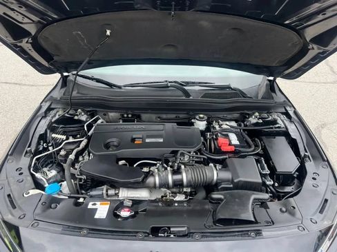 Used 2018 Honda Accord Touring image 31
