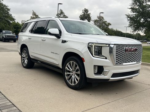 Used 2023 GMC Yukon Denali RWD image 2