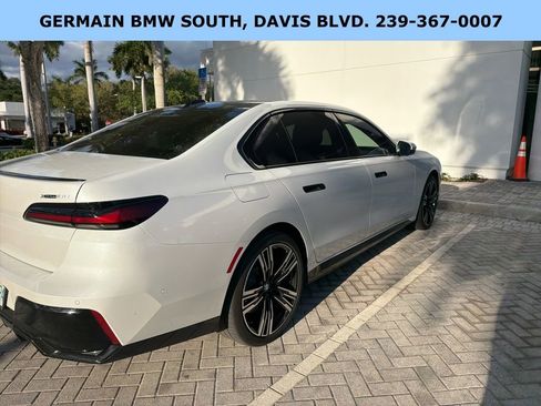 Used 2023 BMW i7 xDrive60 image 9