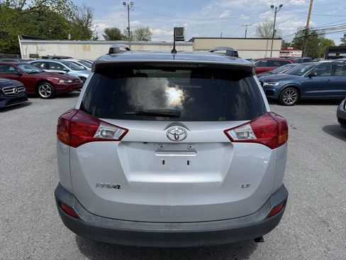 Used 2015 Toyota RAV4 LE FWD image 4