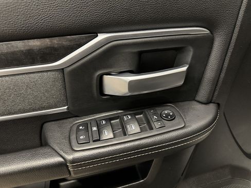 Used 2019 RAM 2500 Big Horn w/ Black Appearance Package AWD/4WD image 33