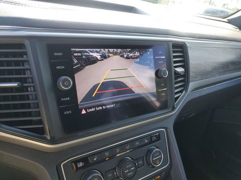 Used 2020 Volkswagen Atlas Cross Sport SE w/ Panoramic Sunroof Package image 30