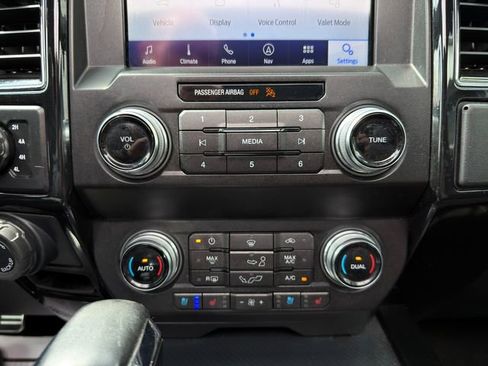 Used 2019 Ford F150 Lariat w/ Equipment Group 502A Luxury AWD/4WD image 34