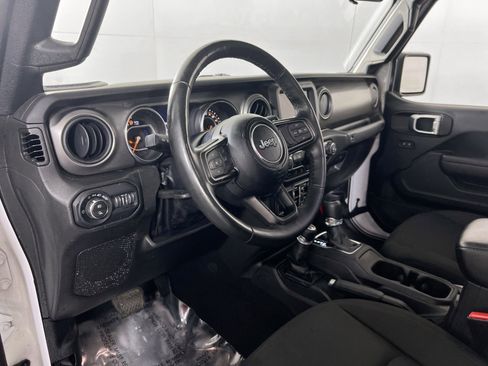 Used 2022 Jeep Gladiator Sport image 9