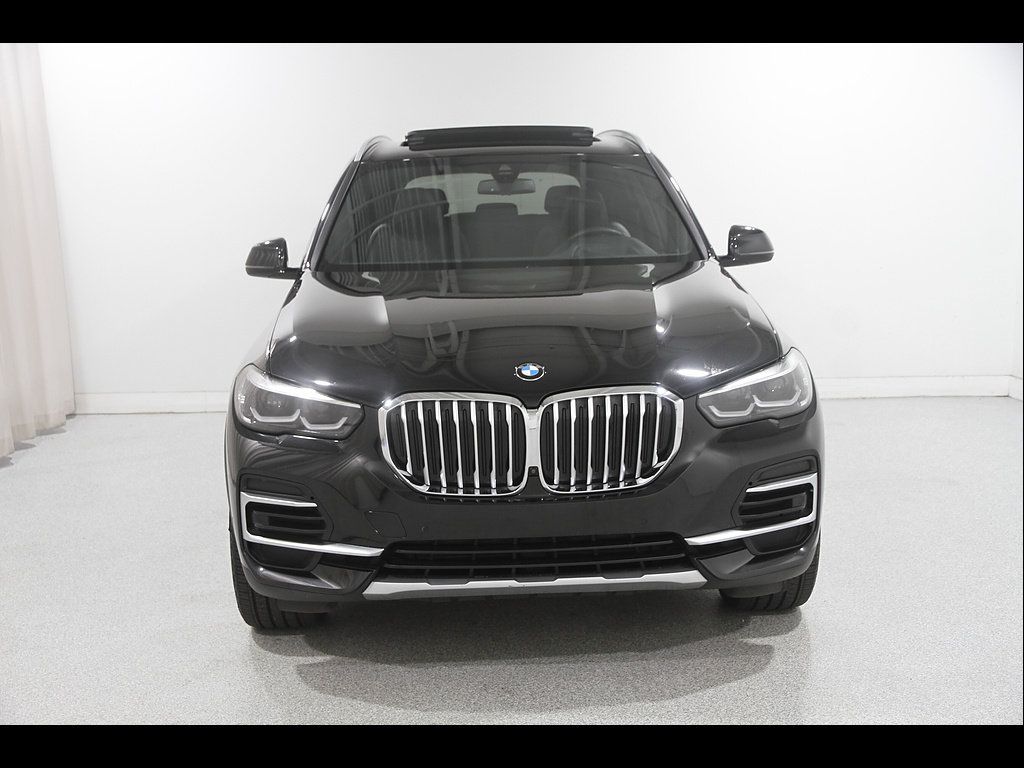 Used 2023 BMW X5 xDrive40i w/ Premium Package AWD/4WD image 2