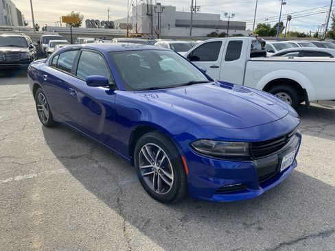 Used 2019 Dodge Charger SXT w/ Driver Confidence Group image 5