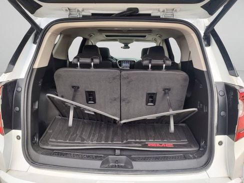 Used 2020 GMC Acadia Denali w/ Technology Package FWD image 34