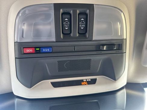 Used 2025 Subaru Crosstrek 2.5i Limited AWD/4WD image 23