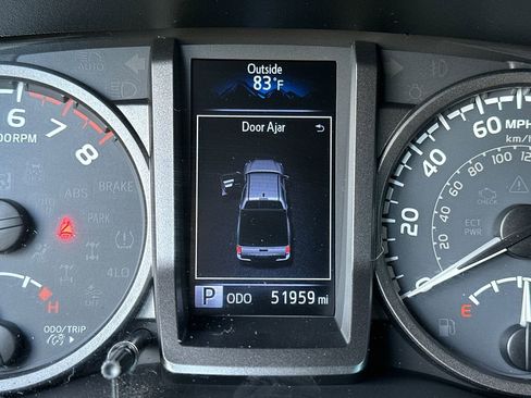 Used 2019 Toyota Tacoma TRD Off-Road AWD/4WD image 30