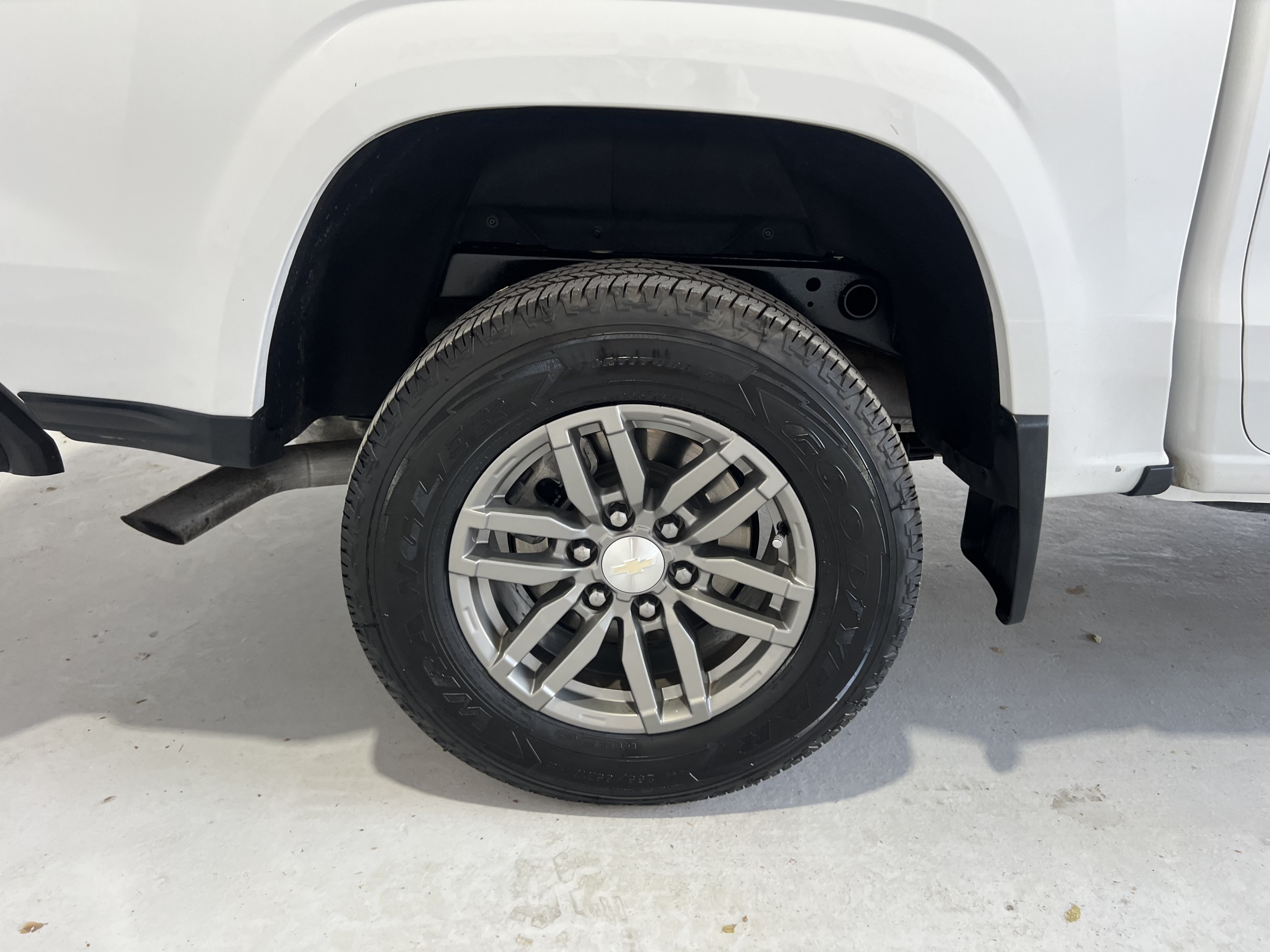 Used 2023 Chevrolet Colorado LT AWD/4WD image 26