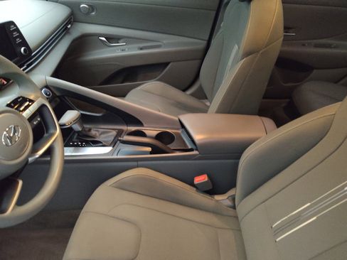 Used 2021 Hyundai Elantra SEL w/ Cargo Package FWD image 17
