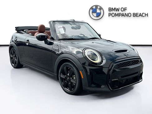 Used 2023 MINI Cooper S FWD image 1