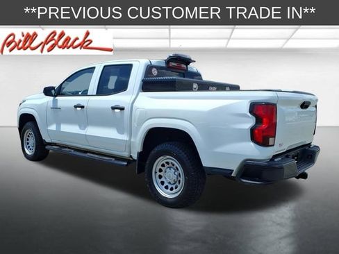 Used 2023 Chevrolet Colorado W/T AWD/4WD image 3