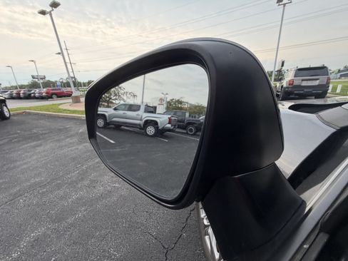 Used 2025 Toyota RAV4 XLE FWD image 13