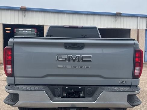 Used 2025 GMC Sierra 2500 SLE w/ SLE Convenience Package image 4
