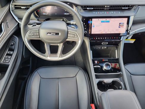 New 2026 Jeep Grand Cherokee Limited image 25