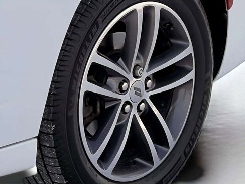 Used 2018 Dodge Charger GT image 31