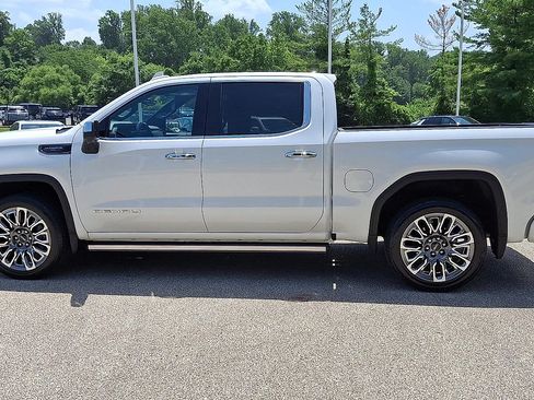 Used 2024 GMC Sierra 1500 Denali Ultimate AWD/4WD image 6