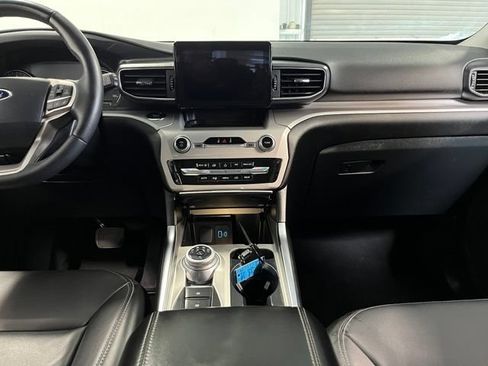 Used 2023 Ford Explorer XLT w/ Equipment Group 202A AWD/4WD image 20