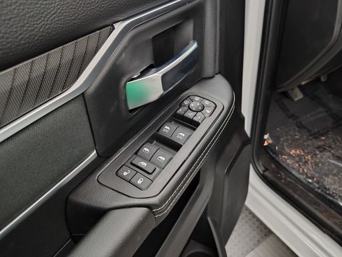 New 2026 RAM 2500 Big Horn AWD/4WD image 18