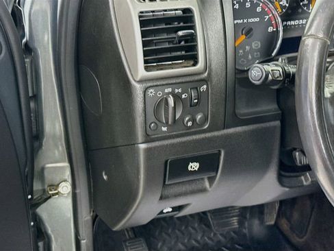 Used 2011 Chevrolet Colorado LT AWD/4WD image 12