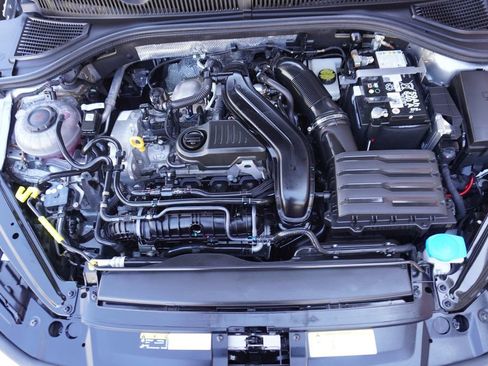 Used 2025 Volkswagen Jetta SE image 22