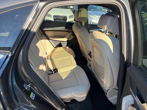 Used 2025 Audi Q5 Prestige w/ Prestige Package image 29