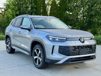 New 2025 Volkswagen Tiguan SE