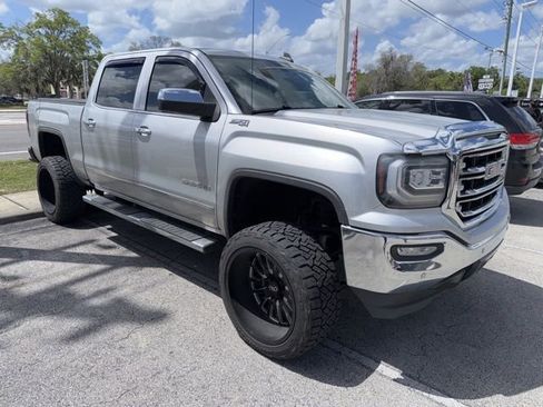 Used 2018 GMC Sierra 1500 SLT image 3