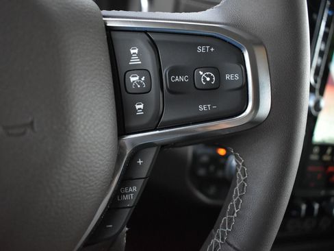 Used 2025 RAM 1500 Laramie AWD/4WD image 21
