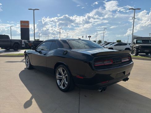 Used 2022 Dodge Challenger R/T RWD image 3