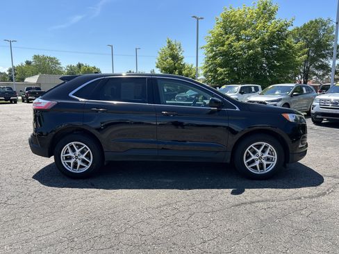 Used 2024 Ford Edge SEL w/ Convenience Package AWD/4WD image 2