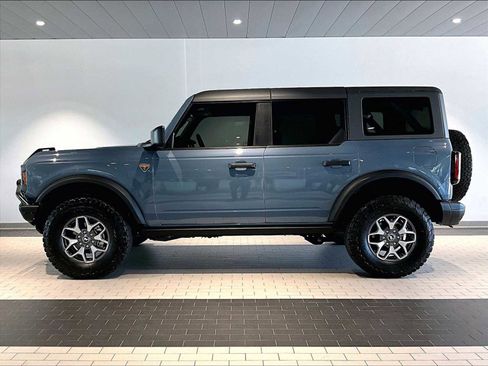 Used 2024 Ford Bronco Badlands image 2