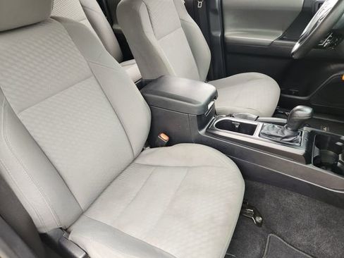 Used 2020 Toyota Tacoma SR w/ SR Convenience Package RWD image 10