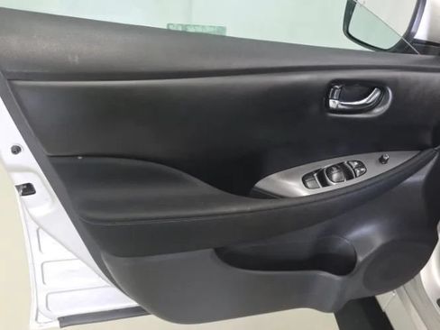 Used 2022 Nissan Leaf S FWD image 9