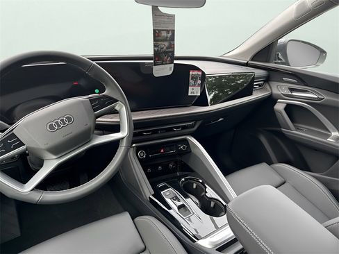 New 2025 Audi Q5 2.0T Premium Plus w/ Premium Plus image 12