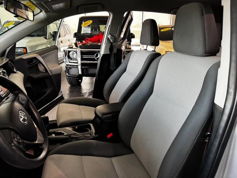 Used 2015 Toyota RAV4 LE FWD image 10